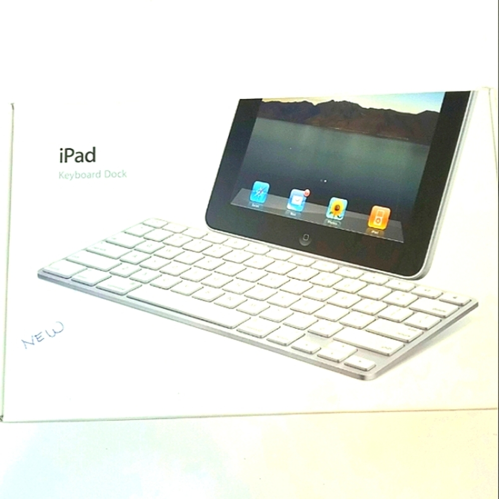 I Pad Keyboard Dock in White New Open Box